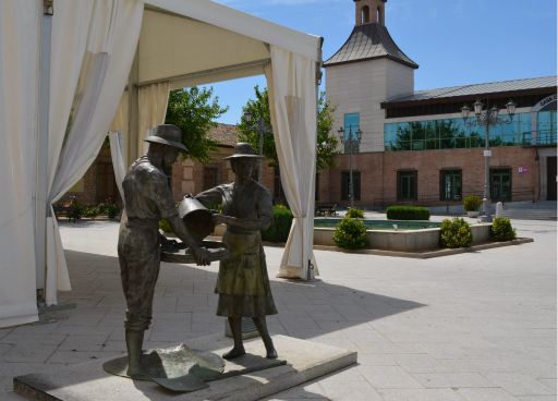 Escultura a los Agricultores