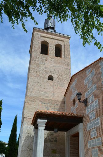 Iglesia parroquial de San Juan Bautista, Torre