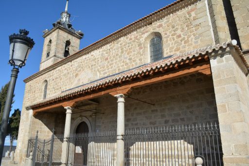 Iglesia parroquial de San Bernardino de Siena, soportales