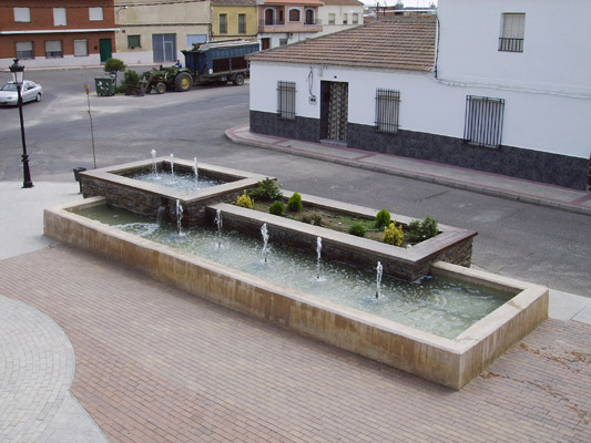 Fuente de la Plaza (a)