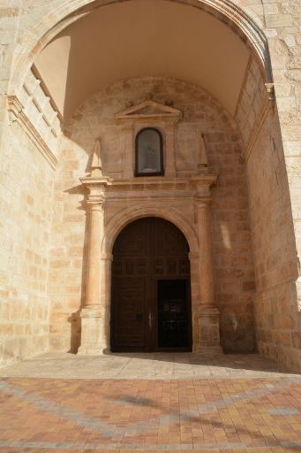 Iglesia parroquial de San Bartolomé, puerta