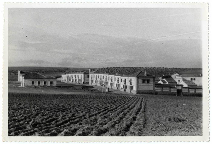 Cobisa. Nuevas viviendas en calle Generalísimo.1958 (P-138 )