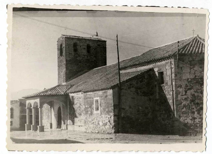 El Campillo de la Jara. Iglesia parroquial.  1958 (P-84)