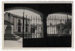 Herreruela de Oropesa. Vista calle Iglesia. 1959 (P-330)