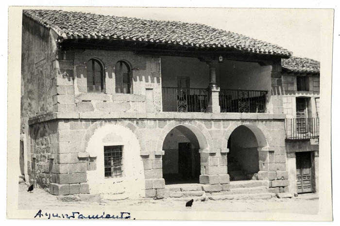 La Iglesuela. Casa Ayuntamiento. 1959 (P-351)