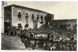 La Puebla de Montalbán. Capea en la plaza. Años 1930 (P-418)