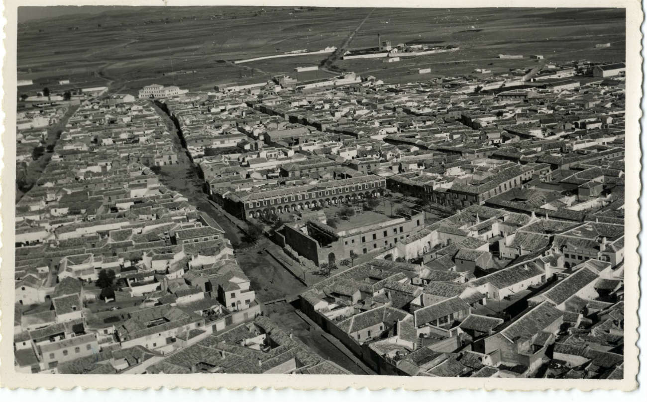 Madridejos. Vista aérea parcial. 1959 (P-2662)