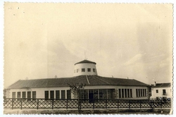 Parrillas. Escuelas y patio escolar. 1960 (P-726)