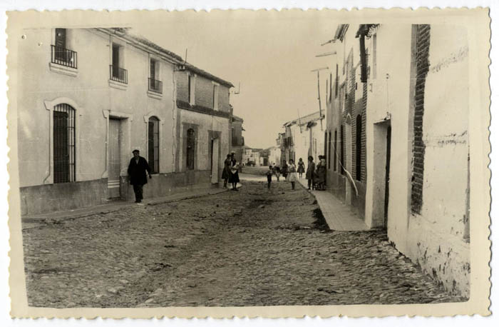Portillo de Toledo. Calle de Queipo de Llano. 1960 (P-748 )