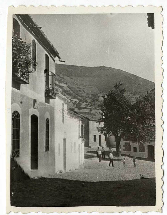 Robledo del Mazo. Plaza del Generalísimo. 1960 (P-790)