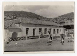 Robledo del Mazo. Escuelas. 1960 (P-788)