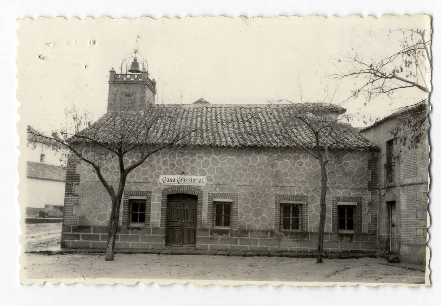 Santa Ana de Pusa. Casa Ayuntamiento. 1960 (P-803)