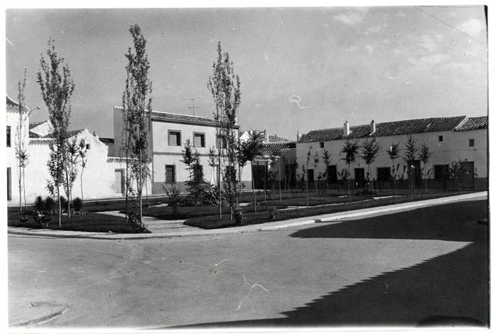 Villanueva de Bogas. Plaza Primo de Rivera. 1972 (P-1504)