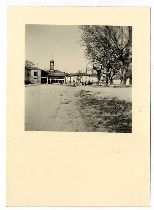 Camarena. Casa Ayuntamiento desde la carretera. 1958 (P-73)
