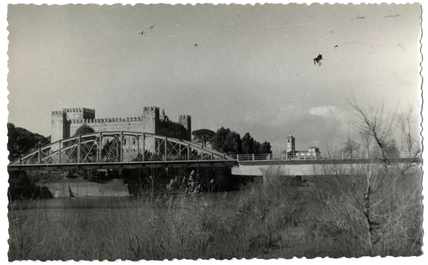 Malpica de Tajo. Puente, castillo e iglesia. 1959 (P-2673)