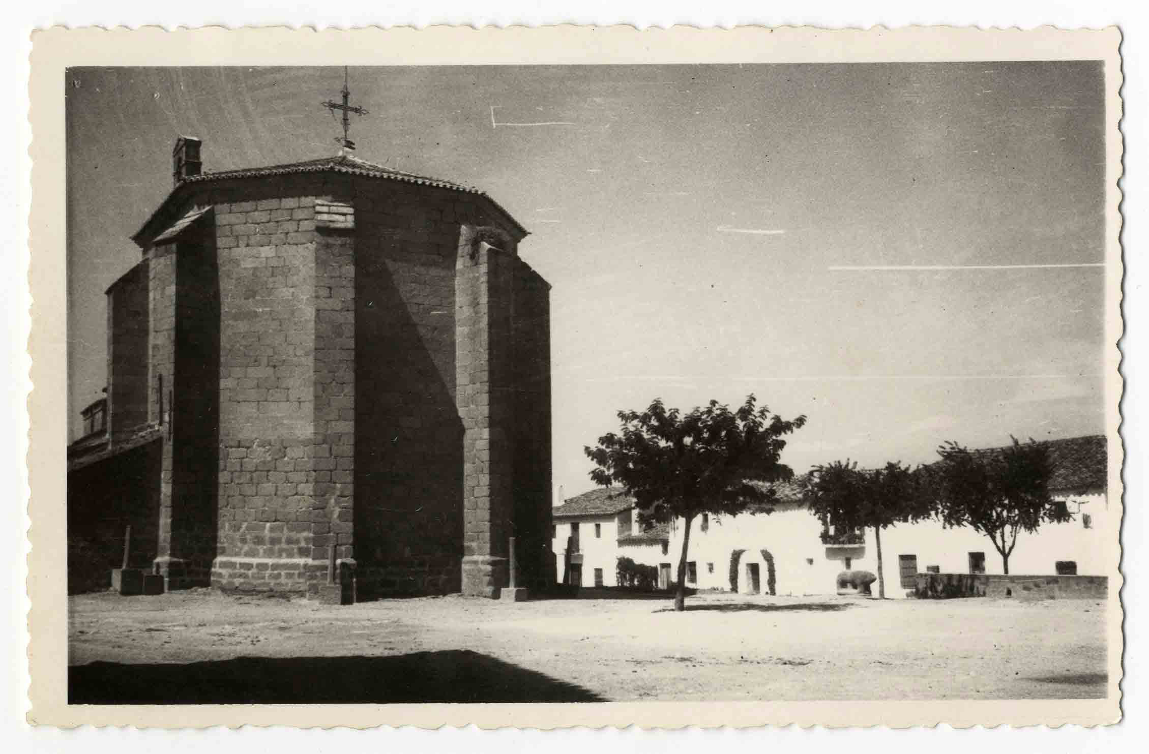 Torralba de Oropesa. Ábside de la iglesia. 1960 (P-1399)