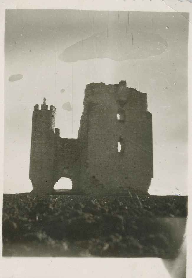 Caudilla. Ruinas del castillo de los Ribadeneira.1958(P-832)