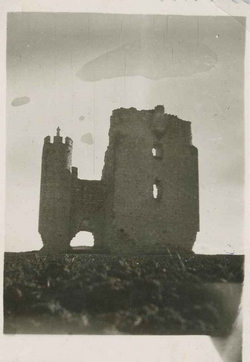 Caudilla. Ruinas del castillo de los Ribadeneira.1958(P-832)