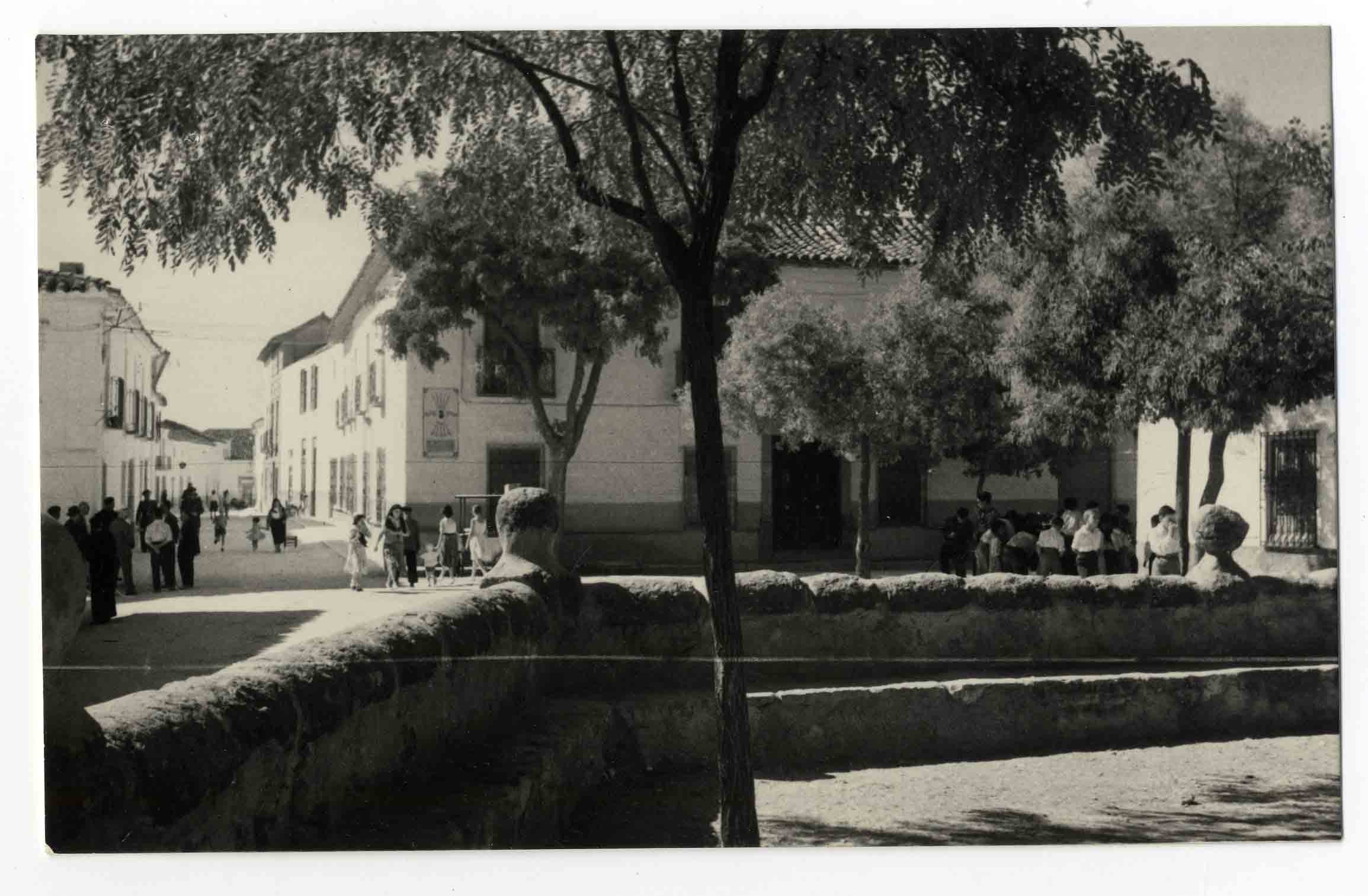 Villanueva de Alcardete. Calle Miguel Morlan. 1960 (P-1483)