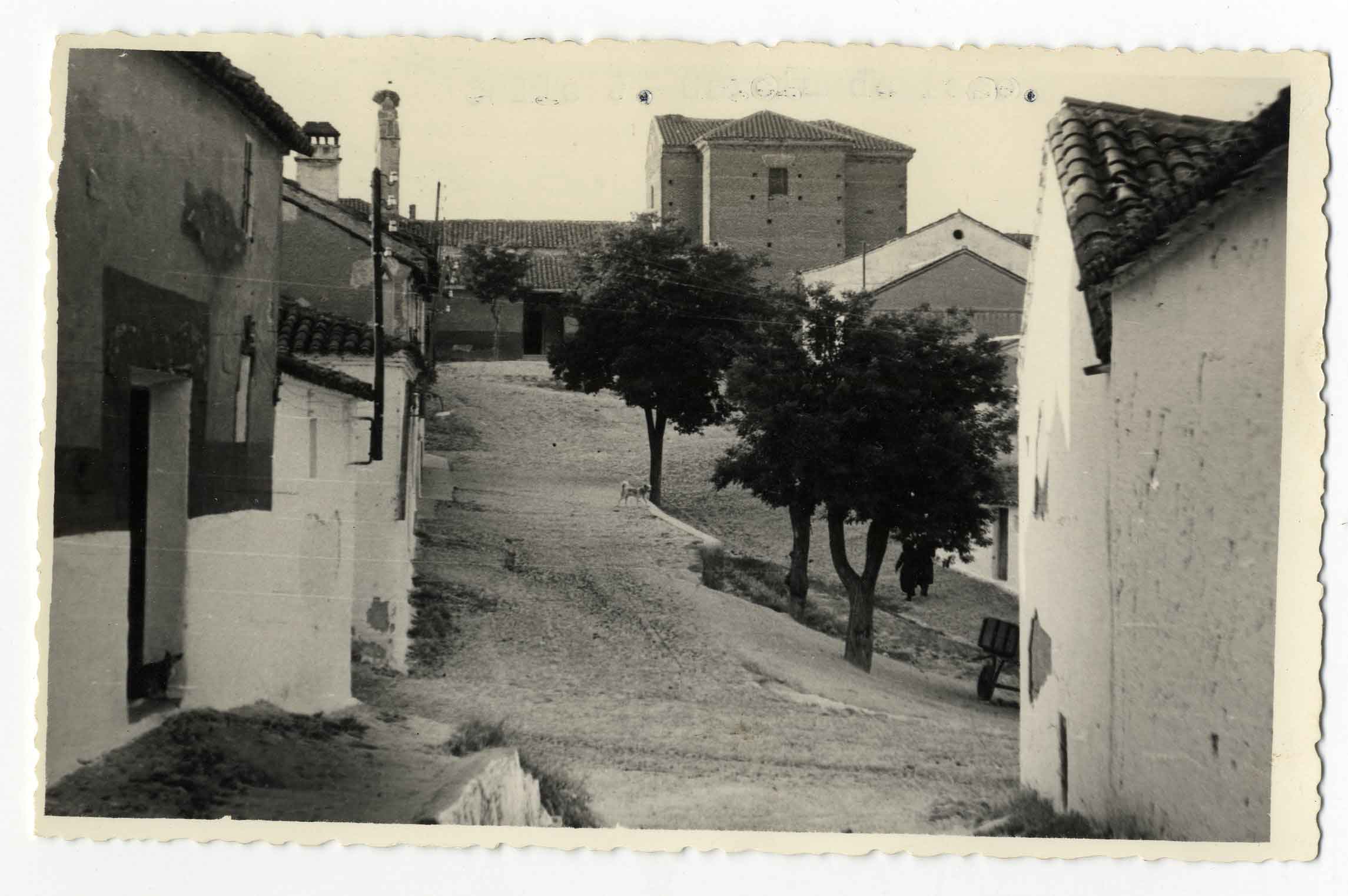 Montearagón. Vista de la iglesia de San Miguel. 1959 (P-545)