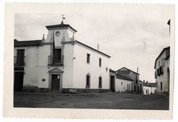 Burguillos de Toledo. Ayuntamiento y calle Ajofrín (P-45)