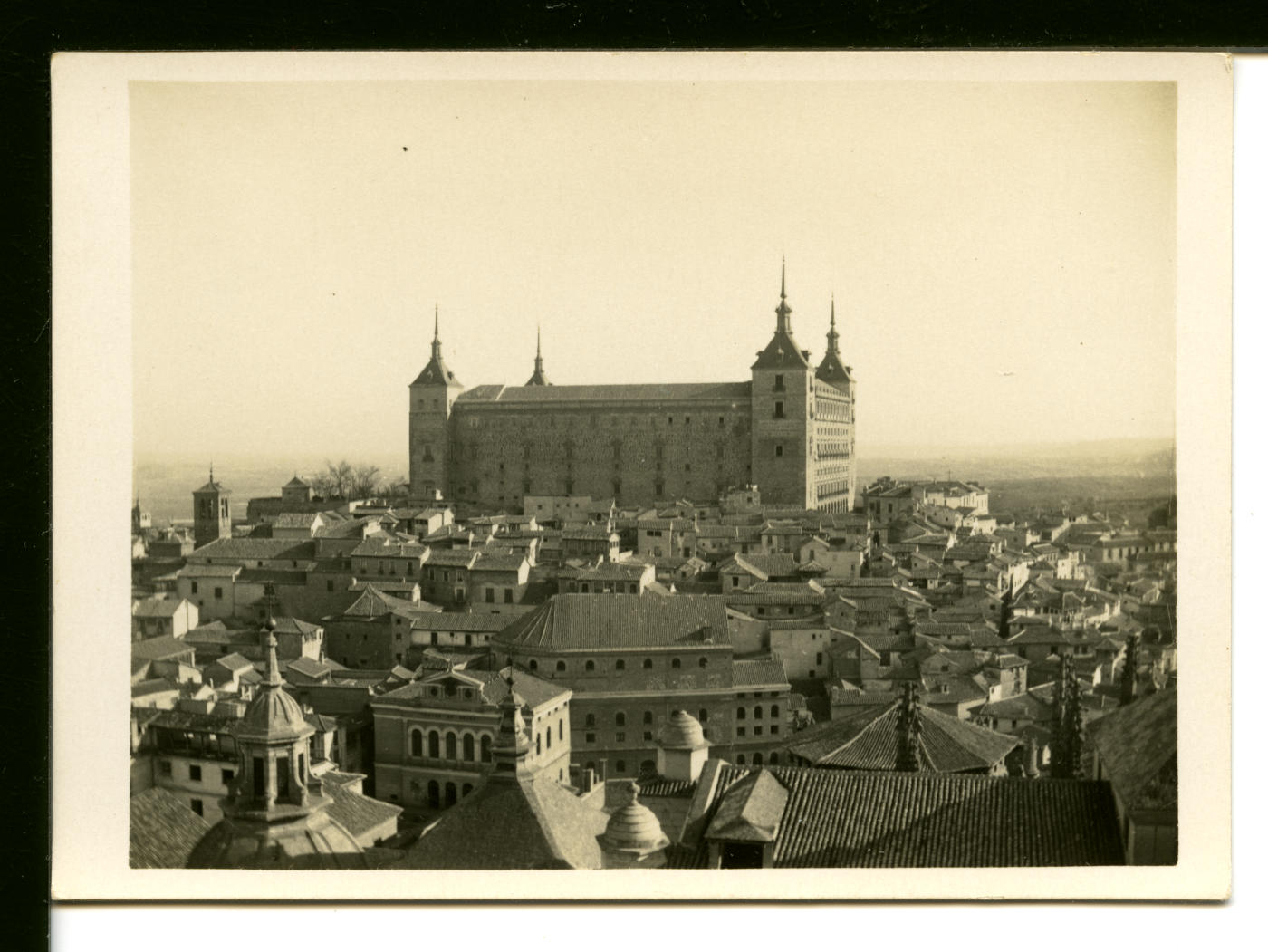 zi.-Vista del Alcázar desde la torre de la Catedral