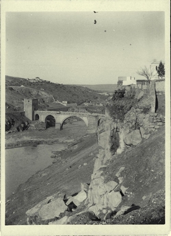 g.-Roca Tarpeya. Puente de San Martín al fondo