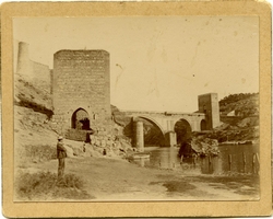 j.-Puente de San Martín (Baño de la Cava)