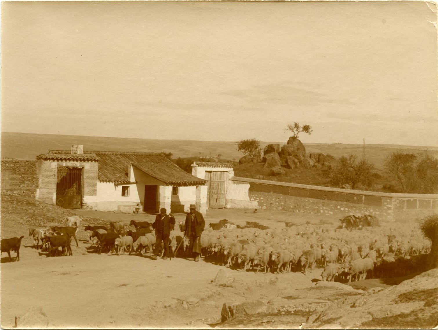 n.-Calle Piedrabuena, conocido como la Peña del Rayo