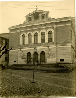 ñ.-Teatro de Rojas