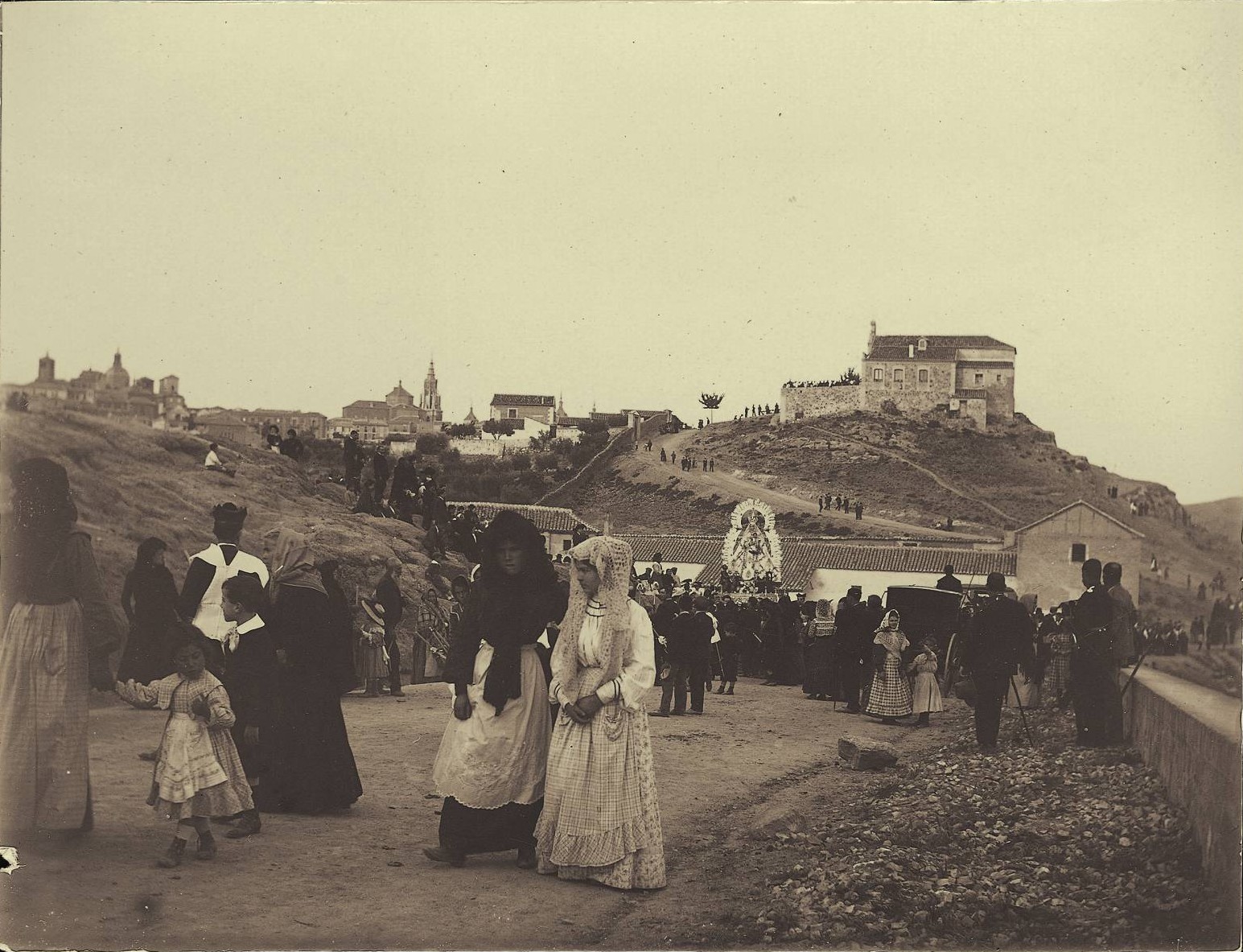 c.-Procesión de la Virgen de la Cabeza