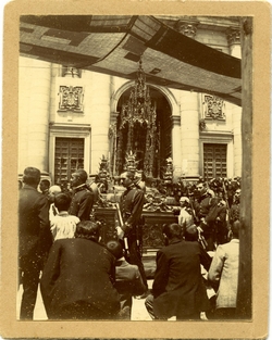 h.-Procesión del Corpus Christi. Vista de la Custodia