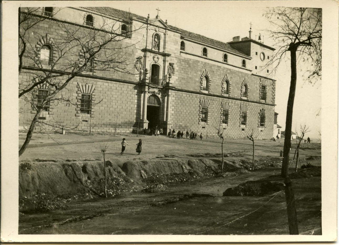 zj.-Fachada del Hospital de Tavera