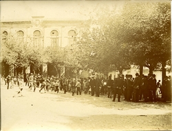 w.-Plaza Mayor: Fiesta en Alcaraz (Albacete)