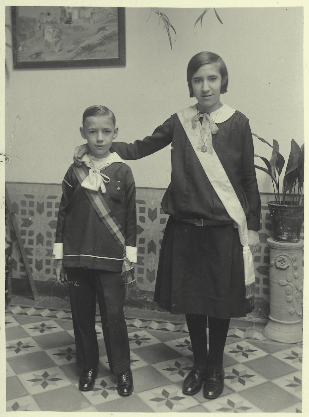 zg.-Pedro y Antonia  con el uniforme de ursulinas 1929