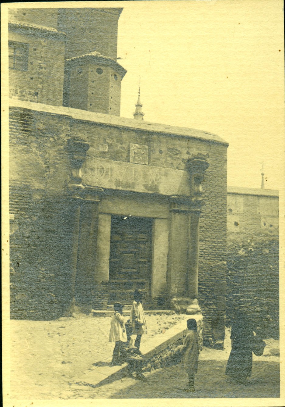 zc.-Puerta del cuartel de la Trinidad junto a San Marcos