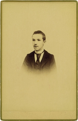 k.-Pedro Román Martínez de adolescente. Año 1900*