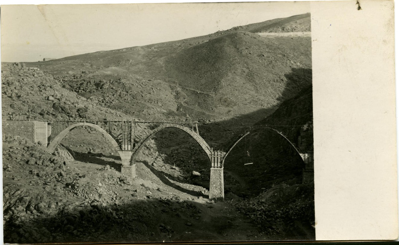 f.-Construcción del Puente de La Degollada