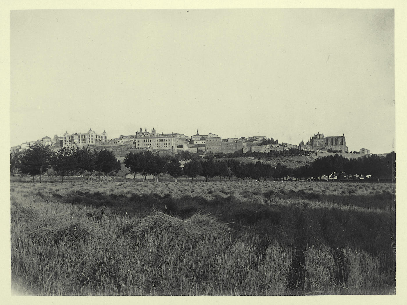 d.-Vista de la ciudad desde la Vega Baja