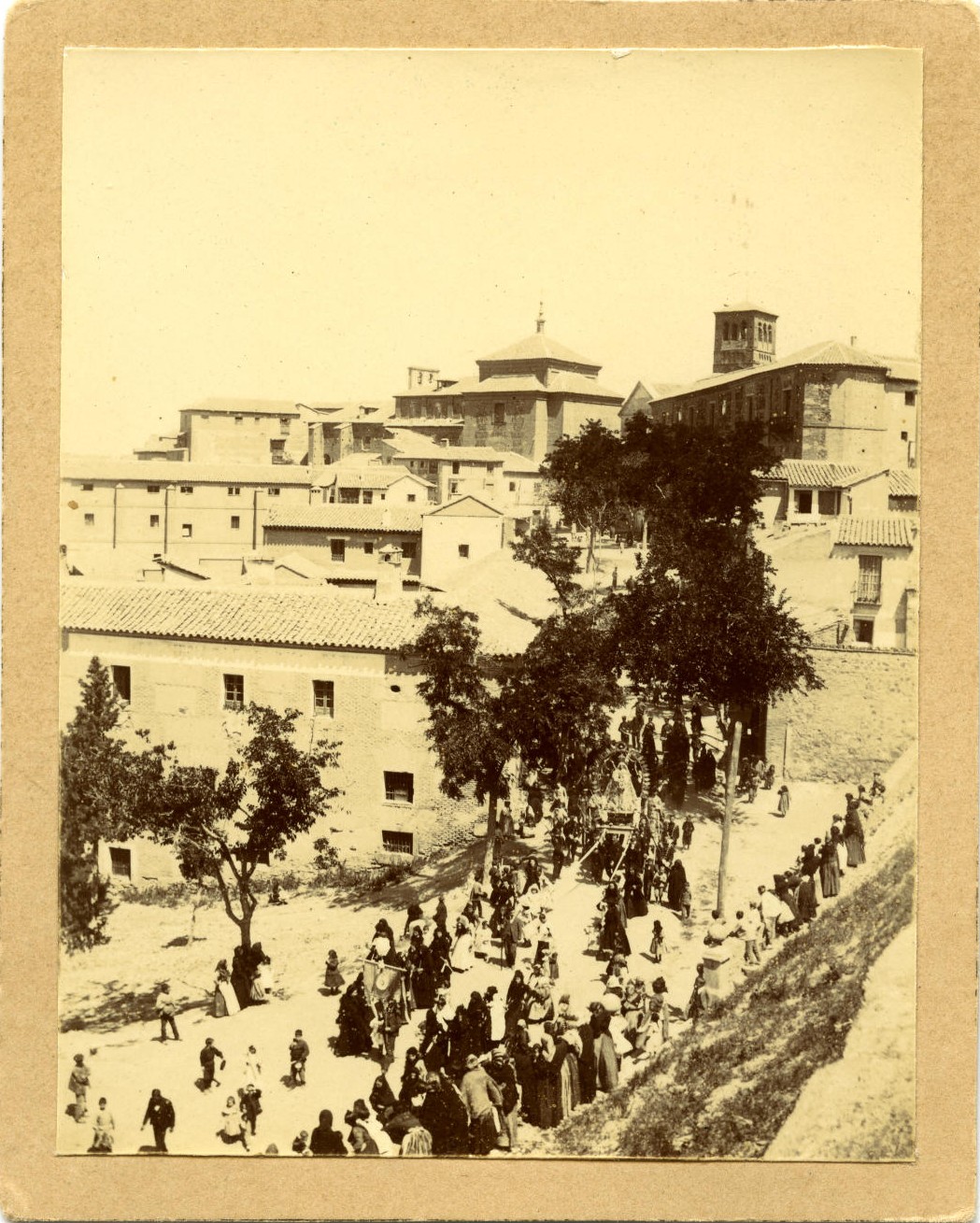 f.-Procesión de la Virgen de la Esperanza en el Tránsito