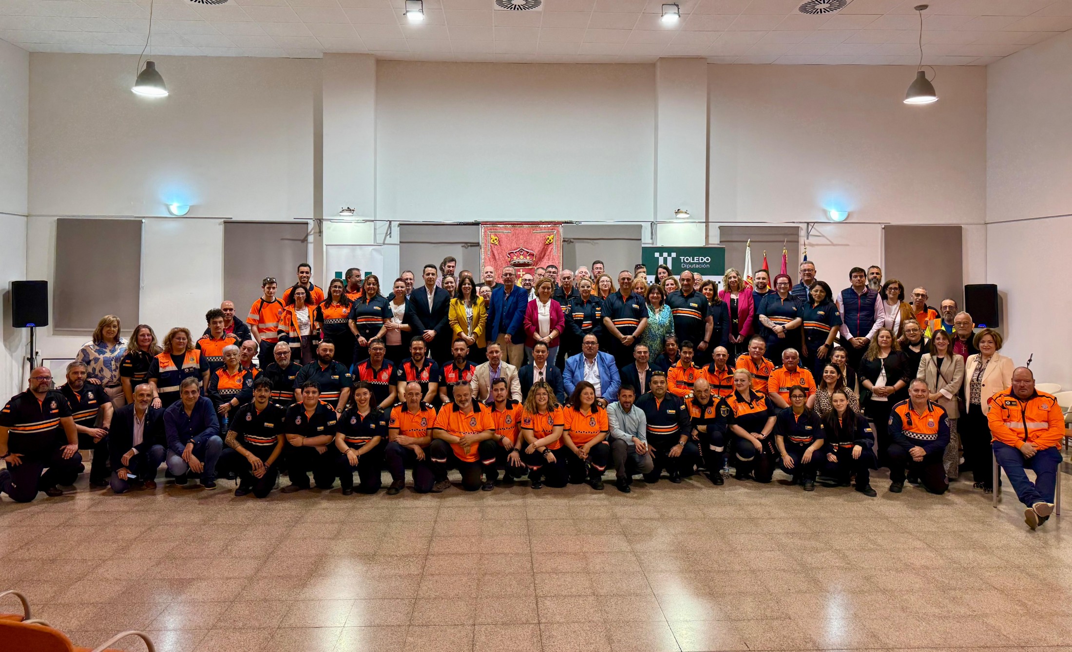 16042026 Entrega de equipaciones a voluntarios de Protección Civil