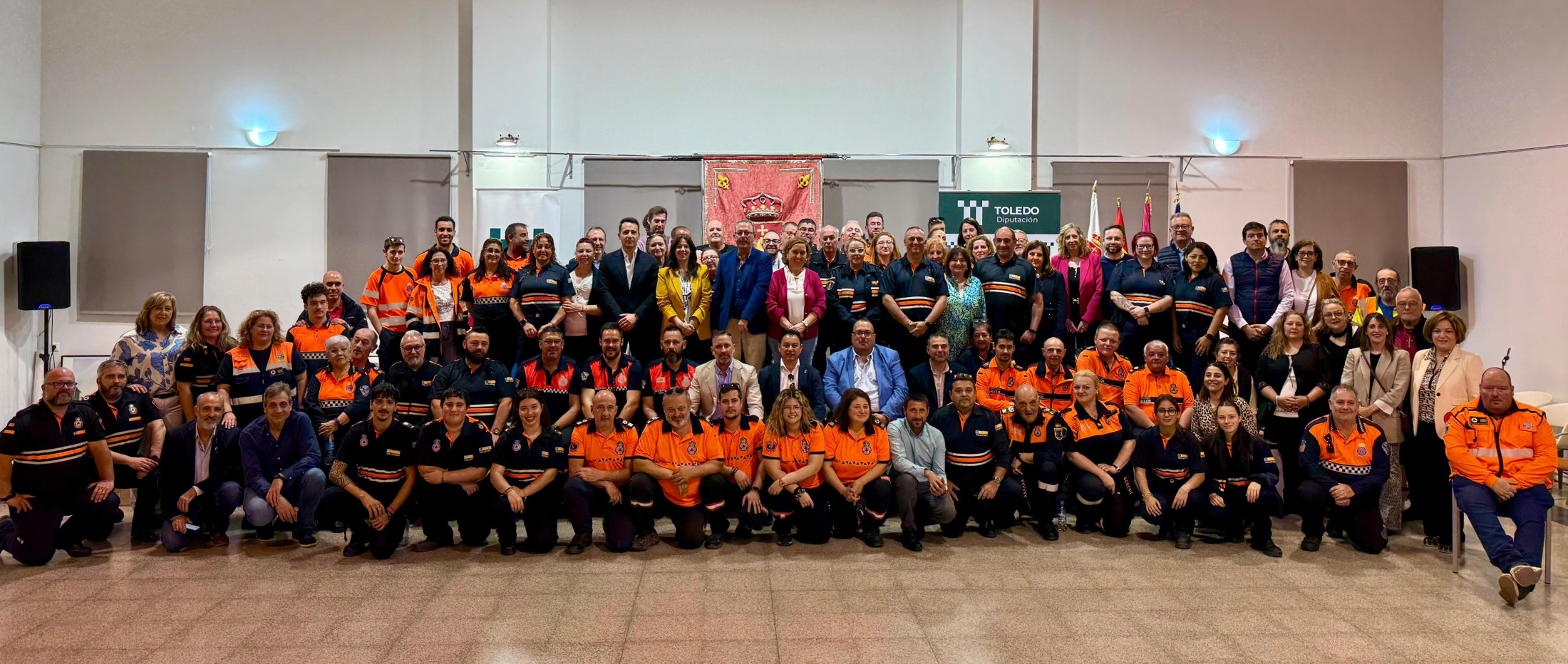 Entrega equipaciones Potección CIvil (Archivo)