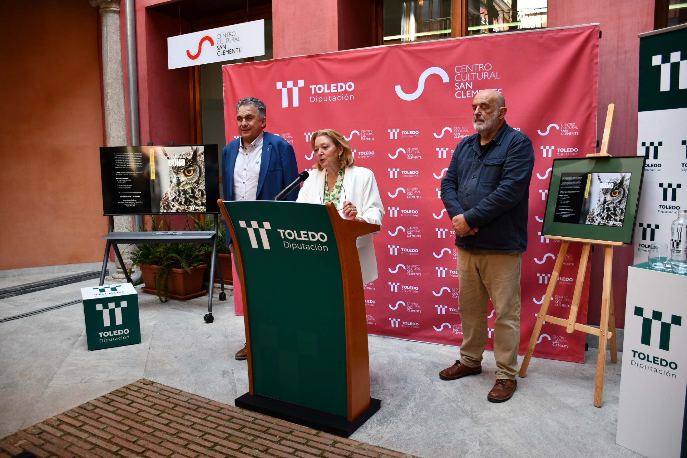 Presentación con el oído de un buho