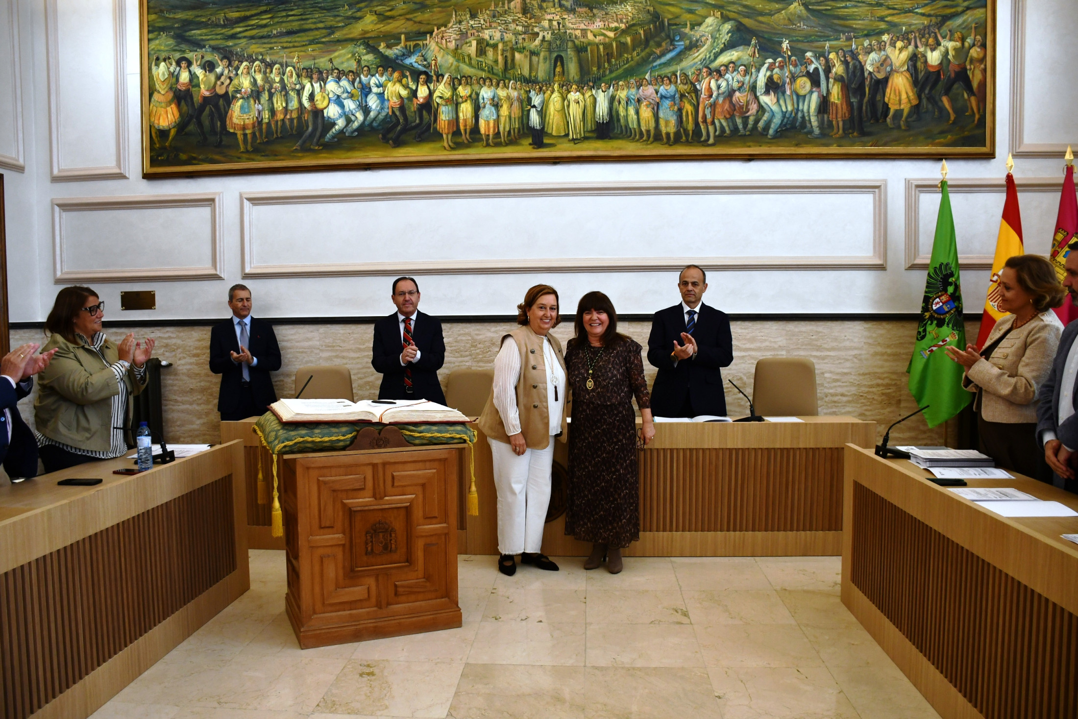 Toma posesión diputada. Cedillo y María Belén Sánchez