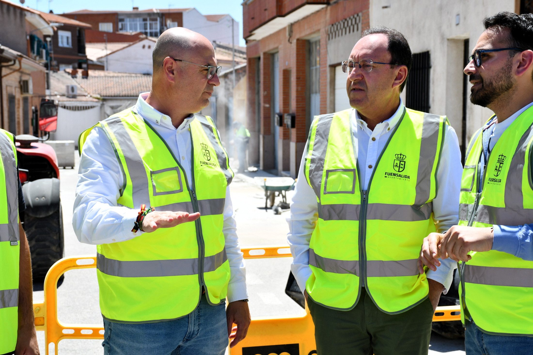 26052026 Guerrero y el alcalde de Fuensalida visitan las obras de las calles de la localidad 8