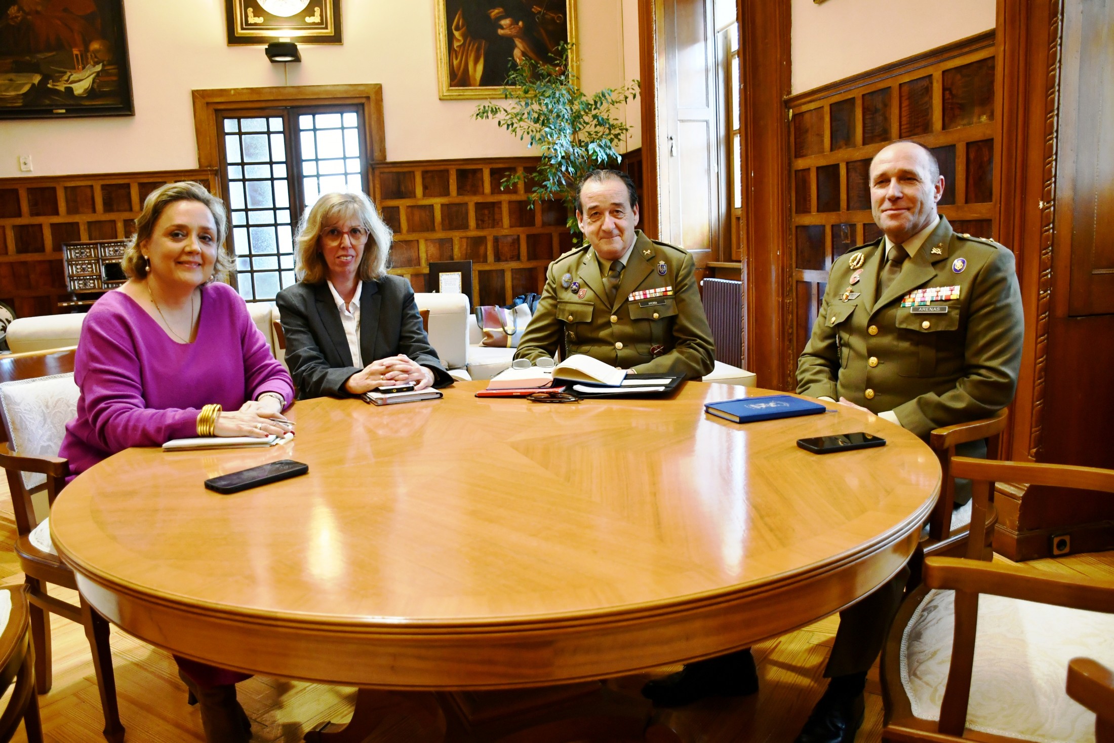 Soledad de Frutos se reúne con el director del Museo del Ejército