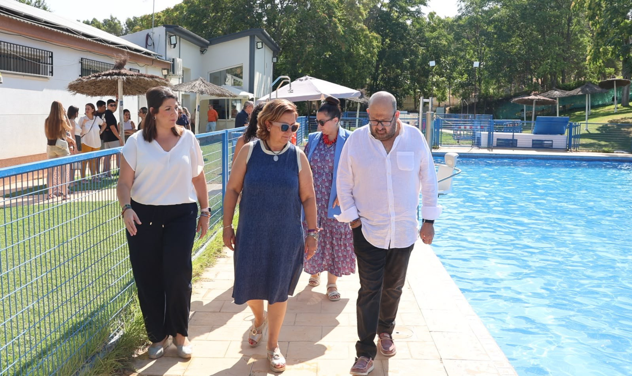 Cedillo inaugura las nuevas instalaciones de la piscina de La Guardia