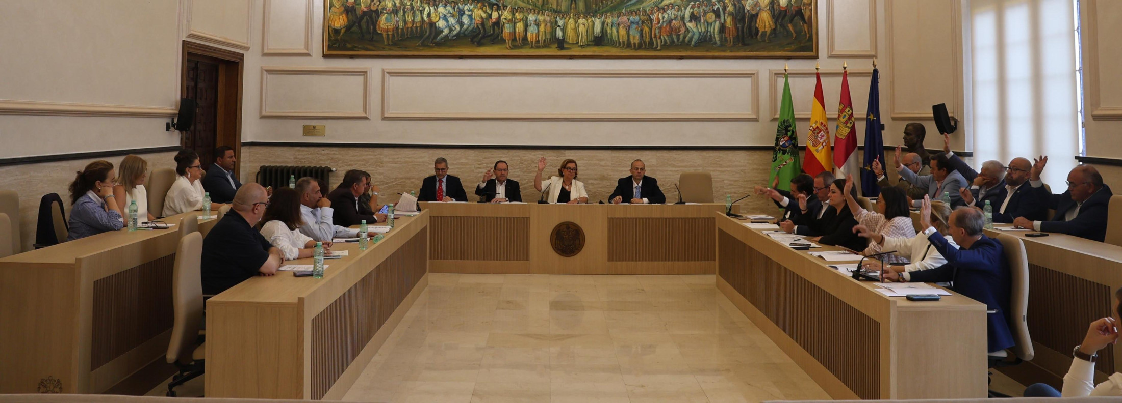 El pleno vota a favor de la bolsa de Secretarios-Interventores