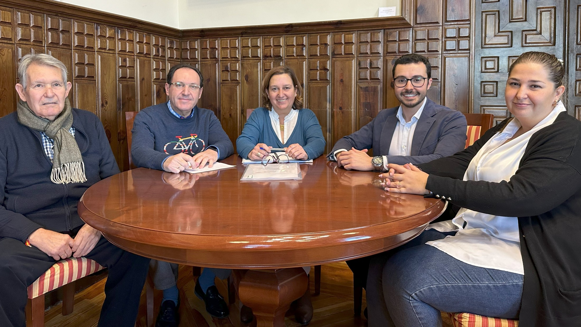 Concepción Cedillo y Gonzalo García alcalde de Layos