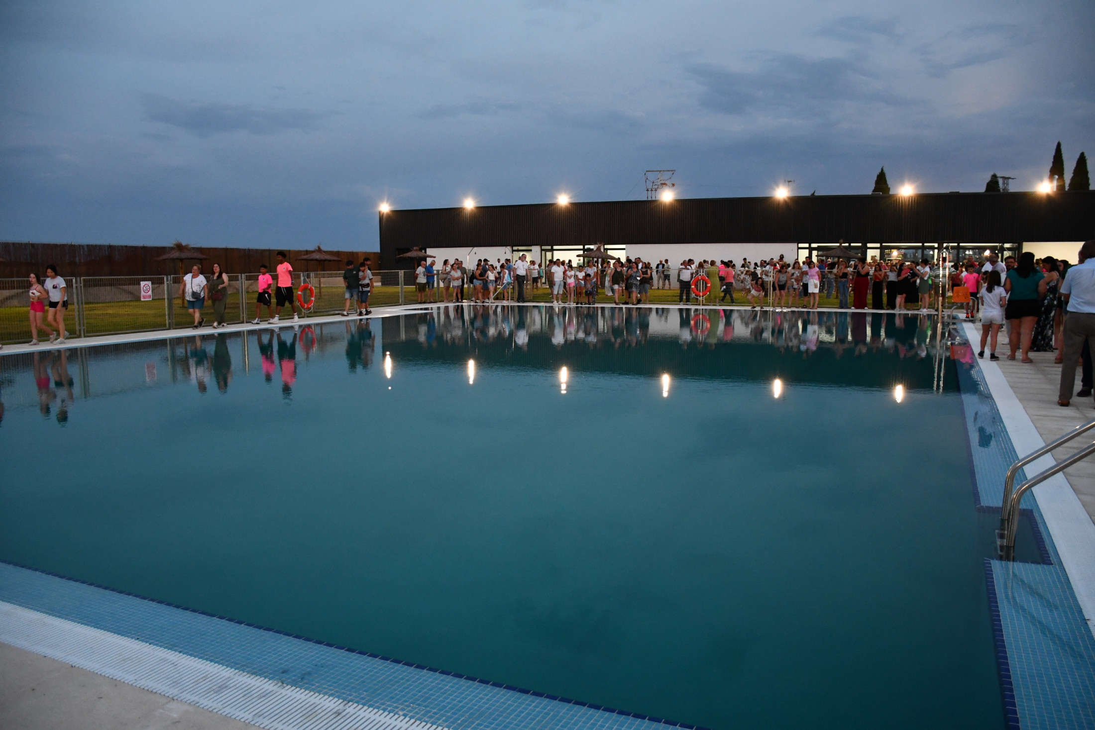 19062026 Cedillo inaugura la nueva piscina de Cazalegas 7